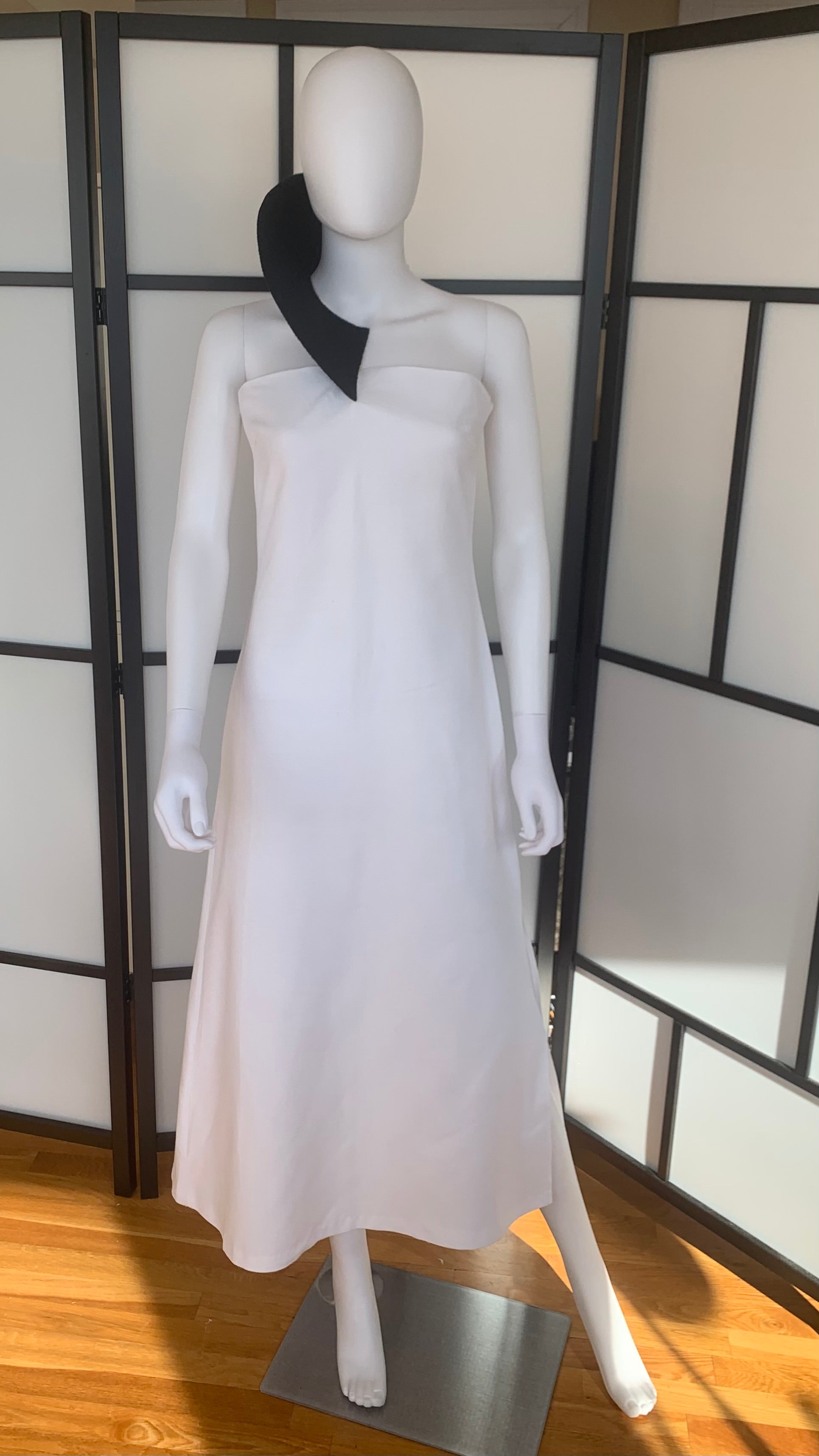 Anastasi Fashion design – Half Moon Eclipse White And Black Organic Cotton Dress (Front on Mannequin)