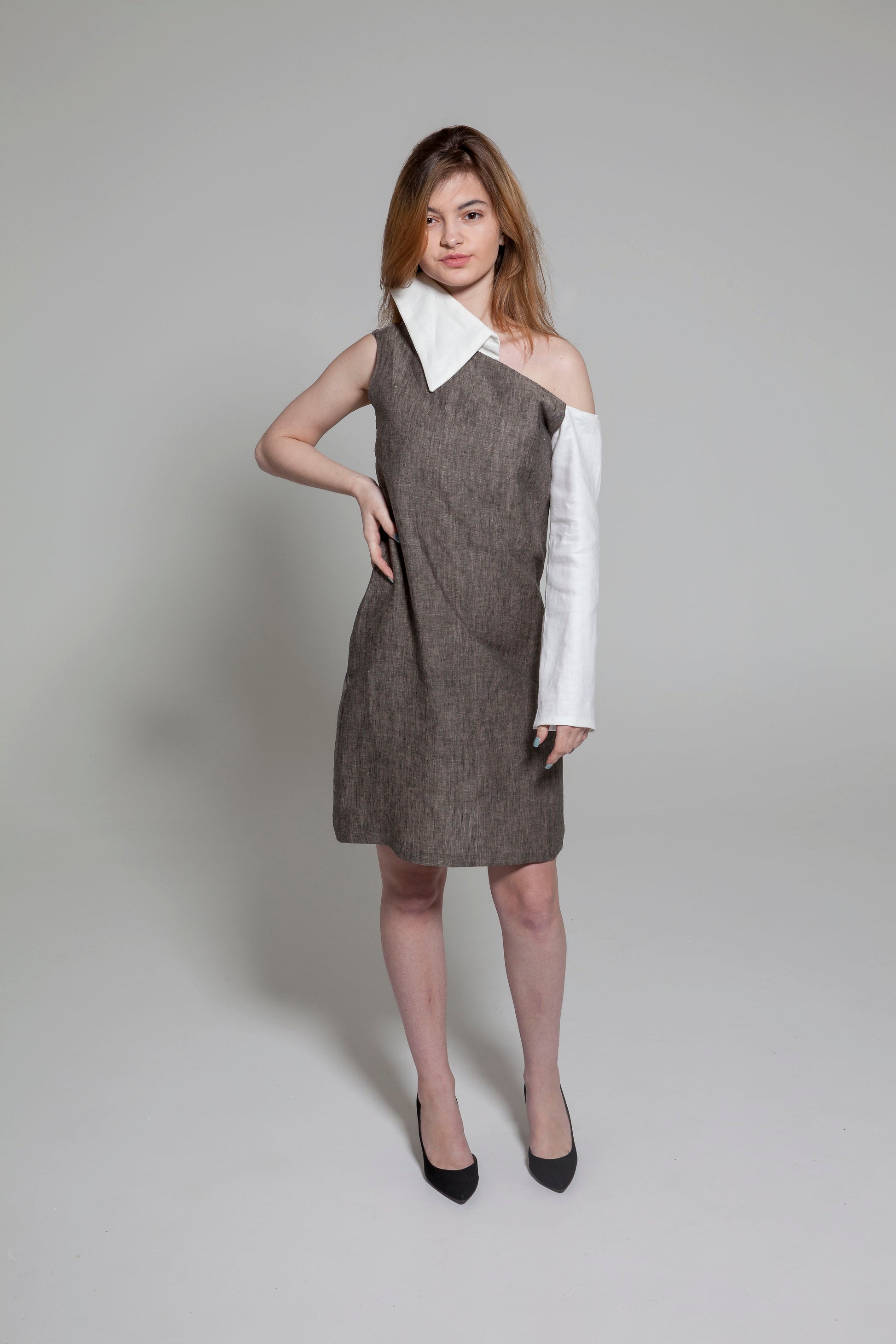 Anastasi Fashion design – "Shirt" Linen Dress (Front Stance, Hand on Hip)